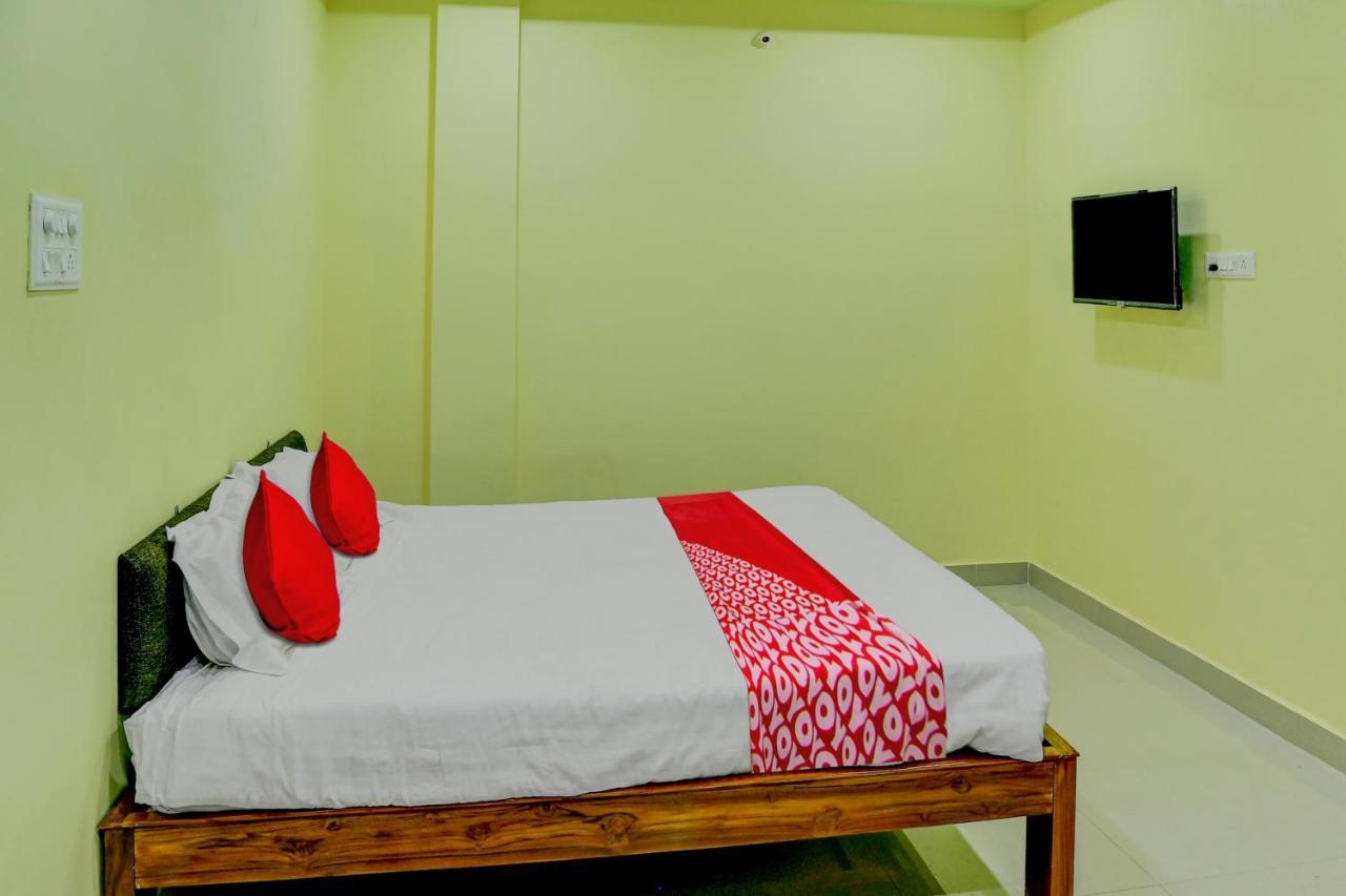 Flagship Hotel Ns Guest Inn ヴィシャーカパトナム エクステリア 写真